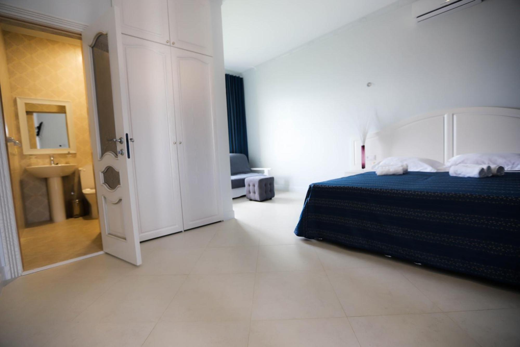 Hometel 4 FRIENDS Gagra Exterior foto