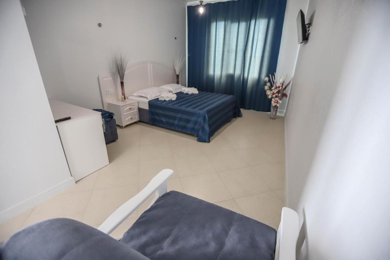 Hometel 4 FRIENDS Gagra Exterior foto